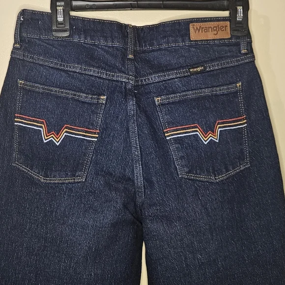 Wrangler Dark Blue Women's Flare Jeans /high-rise fierce flare/Size 6/28X32 - Picture 8 of 16